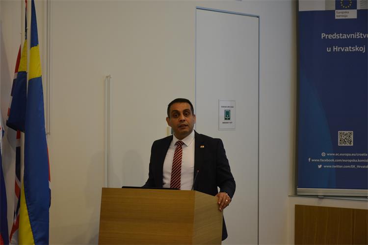 Slika /slike/Foto vijesti 2019/10 godina ZSD-naslovna.JPG